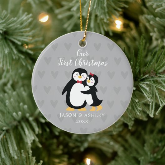 Pinguin Liebe Unsere ersten Weihnachten Keramik Ornament (Baum)
