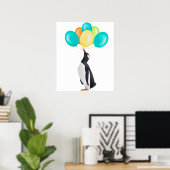 Pinguin mit farbenfrohen Balloons Poster (Heimbüro)