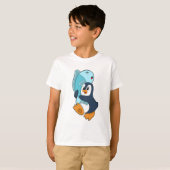 Pinguin mit Fisch T-Shirt (Vorne ganz)
