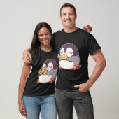 Pinguin mit Fisch T-Shirt (Unisex)