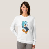 Pinguin mit Fisch T-Shirt (Vorne ganz)