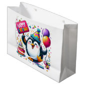Pinguin mit "Happy Birthday" Zeichen von Natasha U Große Geschenktüte (Vorderseite Schrägansicht)