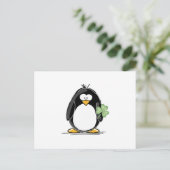 Pinguin mit Kleeblatt Postkarte (Stehend Vorderseite)