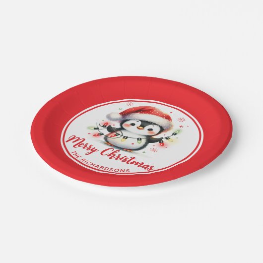 Pinguin mit Lichtern Weiß und Rot Frohe Weihnachte Pappteller (Schrägansicht)