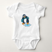 Pinguin mit Lifebuoy Baby Strampler (Vorderseite)