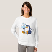 Pinguin mit Seifenblasen.PNG T-Shirt (Vorne ganz)