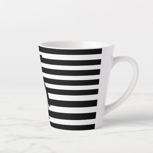 Pinguin Schwarz-Weiß-Streifen-Monogramm Milchtasse (Rechts)