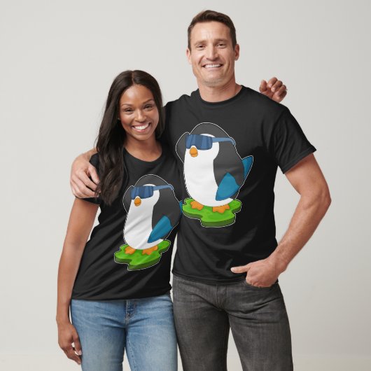 Pinguin Surfboard T-Shirt (Unisex)