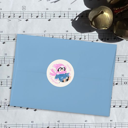 Pinguin verwickelt in Licht Weihnachtsaufkleber Runder Aufkleber