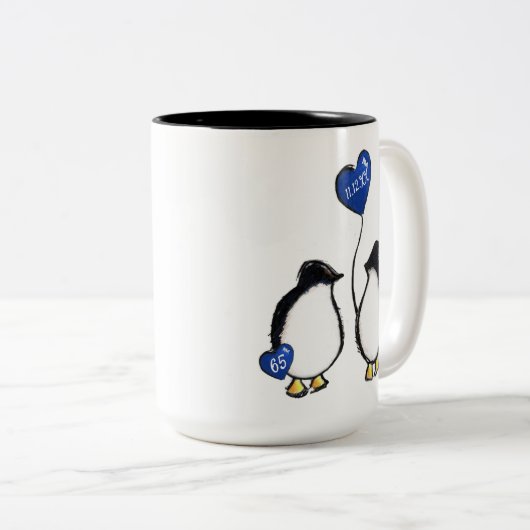 Pinguin zum 65. Hochzeitstag Zweifarbige Tasse (VorderseiteRechts)