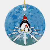 Pinguine auf einer Schneeflocke Keramik Ornament (Hinten)