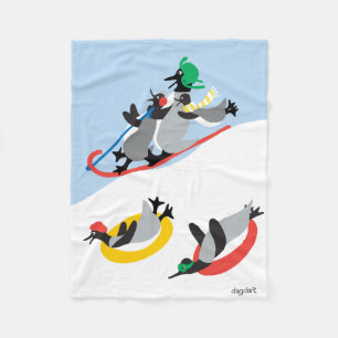Pinguine beim Schlittenfahren Fleecedecke