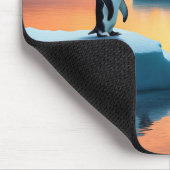 Pinguine beim Schmelzen von Eisbergen Mousepad (Ecke)