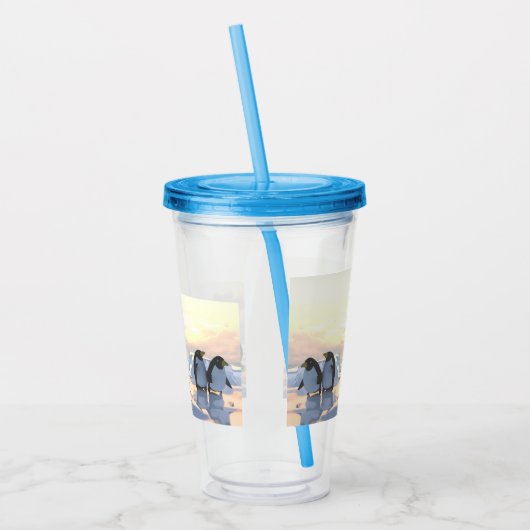 Pinguine, die auf einer Eisscholle abkühlen Acryltrinkbecher (Links)