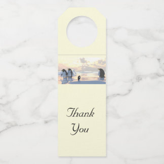 Pinguine, die auf einer Eisscholle abkühlen Flaschenanhänger