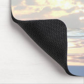 Pinguine, die auf einer Eisscholle abkühlen Mousepad (Ecke)