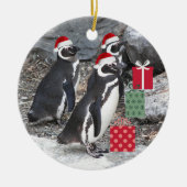 Pinguine, die einen Urlaub in Roten Weihnachtsmann Keramik Ornament (Vorne)