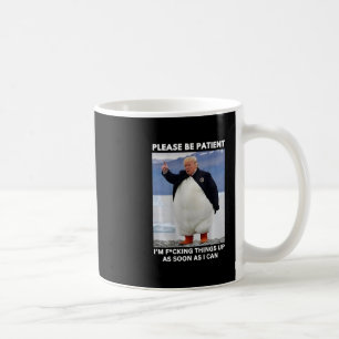 Pinguine gegen Zölle Anti-Trump-Protest Hände  Kaffeetasse