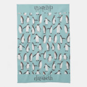 Pinguine im Schneemuster Geschirrtuch (Vertikal)