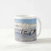 Pinguine in der Schnee-Tasse Kaffeetasse (VorderseiteRechts)