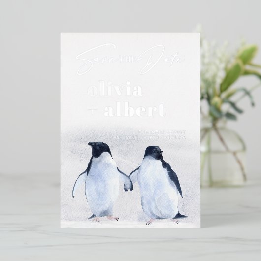 Pinguine Silver Winter Elegant Save the Date Folieneinladung (Stehend vorne)