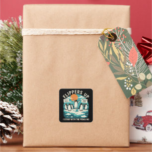 Pinguine unterstützen mit aufgestellten Flossen Wi Quadratischer Aufkleber