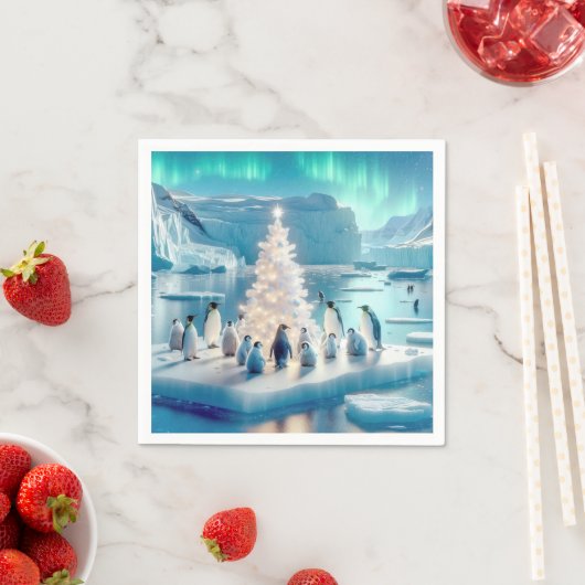 Pinguine versammelten sich um einen Weihnachtsbaum Serviette (Beispiel)