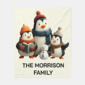 Pinguinfamilie im Winter mit Schneemann Fleecedecke (Vorderseite)