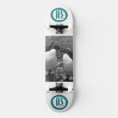 Pinguinfarbexplosion Skateboard (Vorderseite)