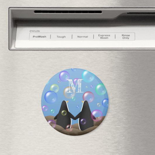 Pinguinfreunde schauen auf mit Monogramm Blasen Magnet (In Situ (Geschirrspüler))