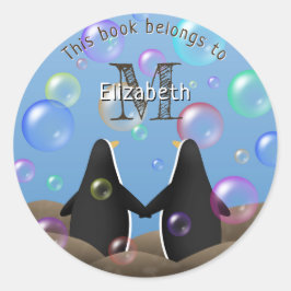 Pinguinfreunde und Blasen buchen Runder Aufkleber