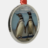 Pinguinpaare am Strand Silbernes Ornament (Rechts)