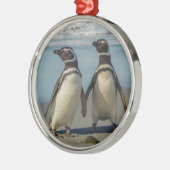 Pinguinpaare am Strand Silbernes Ornament (Links)