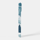 Pinienbäume mit Schneeschichten gestalten Winterwa iPhone 15 Hülle (Rechte Seite)