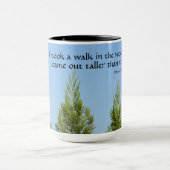 Pinienbäume und Sky Thoreau Zitat Spaziergang in d Tasse (Zentrum)