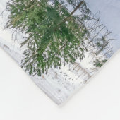Pinienwald an der Küste Lettlands Fleecedecke (Ecke)