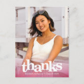 Pink Abschluss Foto fett Typografie danke Postkarte (Vorderseite)