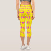 Pink Alien Faces Capri Leggings (Rückseite)