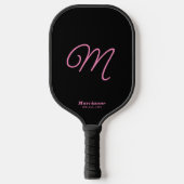 Pink and Black Cute Simple Initial Script Monogram Pickleball Schläger (Vorderseite)