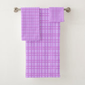 Pink and purple flower checkered pattern badhandtuch set (Insitu)