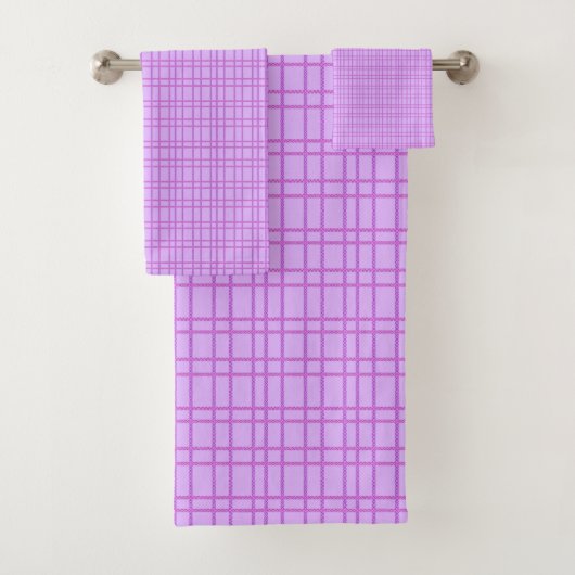 Pink and purple flower checkered pattern badhandtuch set (Insitu)