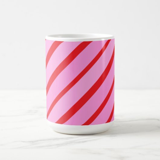 Pink and Red Diagonal Stripes  Kaffeetasse (Mittel)