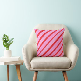 Pink and Red Diagonal Stripes Kissen