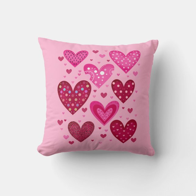 Pink and Red Patterned Hearts Kissen (Vorderseite)