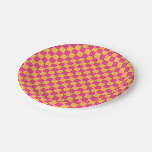 Pink and Yellow Checkerboard Pappteller (Schrägansicht)