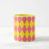 Pink and Yellow Harlequin Checkered Design  Tasse (Zentrum)