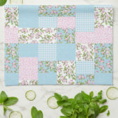 Pink Apple Blossom auf Blue Imitats Patchwork Handtuch (Gefaltet)