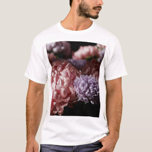 Pink Aster Bouquet: Barockbeleuchtung. T-Shirt