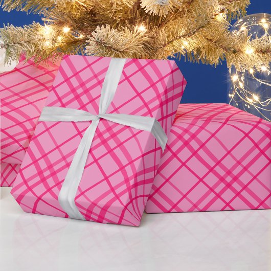 Pink auf rosa Tartan Kariertes Muster Geschenkpapier
