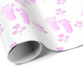 Pink Baby Footprints and Hearts On White Geschenkpapier (Rolleneckpunkt)